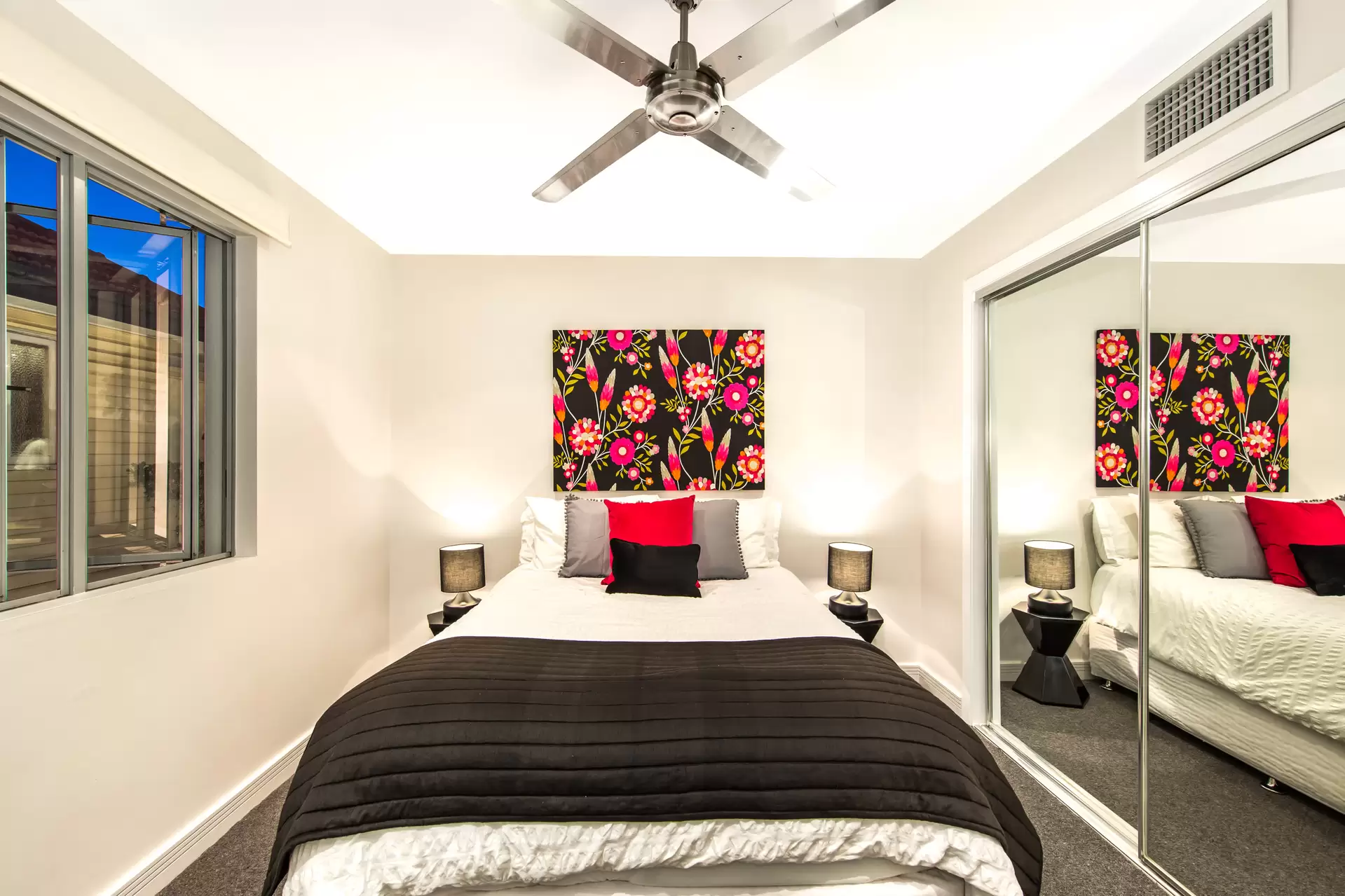 46 Effingham Street, Tarragindi Sold by Queensland Sotheby's International Realty - image 1