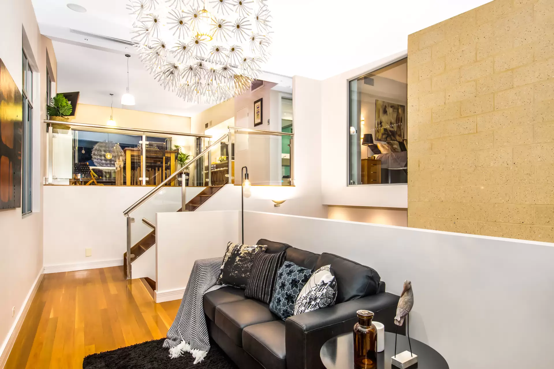 46 Effingham Street, Tarragindi Sold by Queensland Sotheby's International Realty - image 1