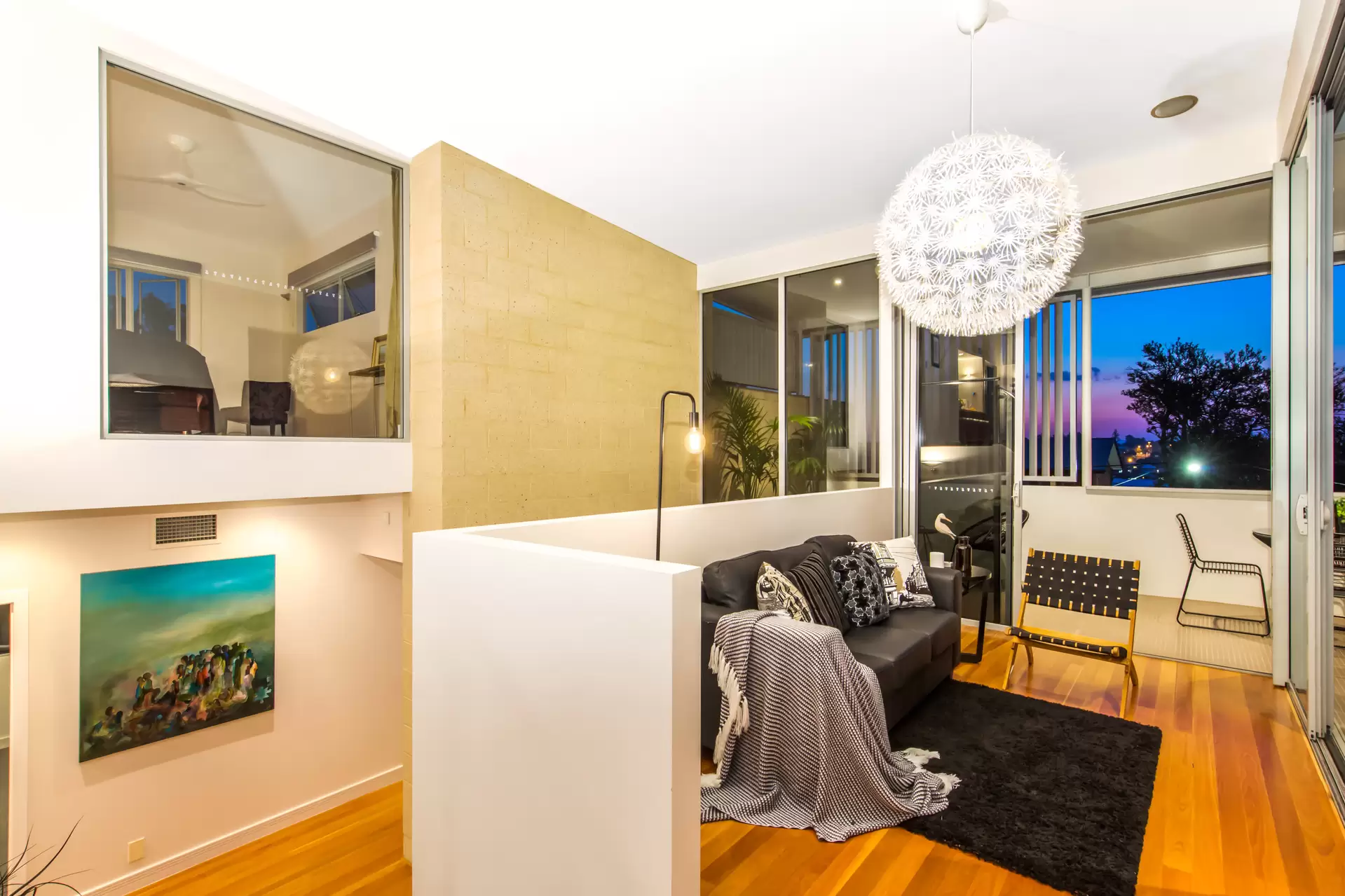 46 Effingham Street, Tarragindi Sold by Queensland Sotheby's International Realty - image 1