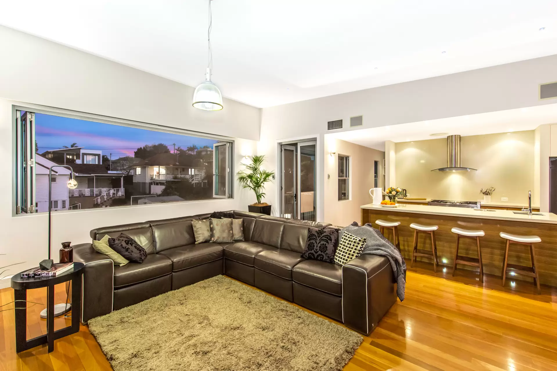 46 Effingham Street, Tarragindi Sold by Queensland Sotheby's International Realty - image 1