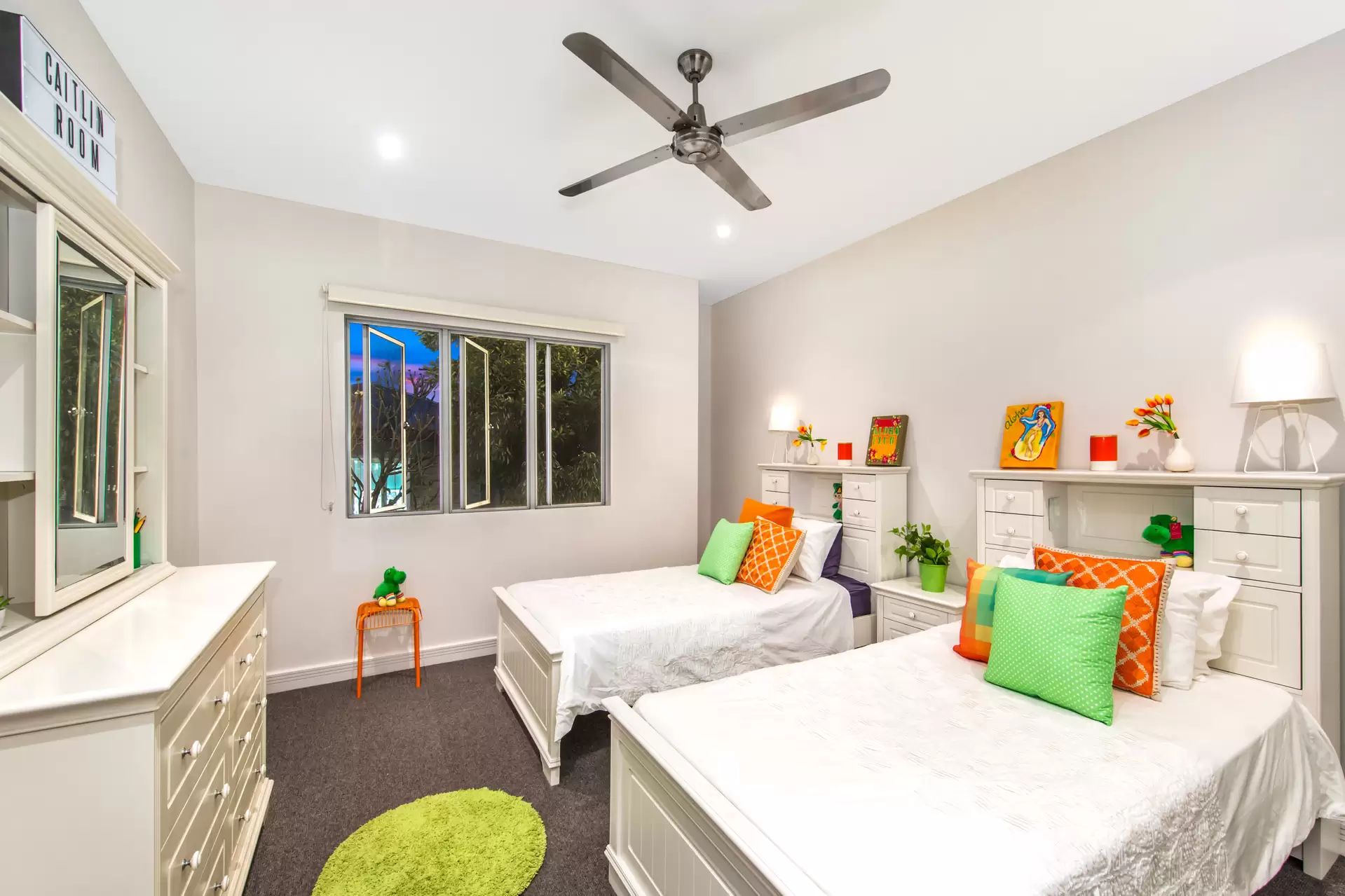 46 Effingham Street, Tarragindi Sold by Queensland Sotheby's International Realty - image 1