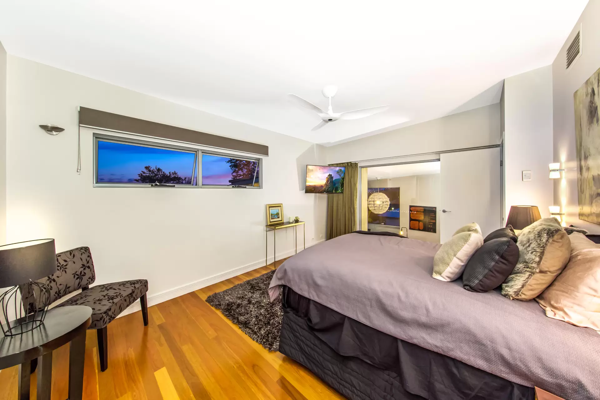 46 Effingham Street, Tarragindi Sold by Queensland Sotheby's International Realty - image 1