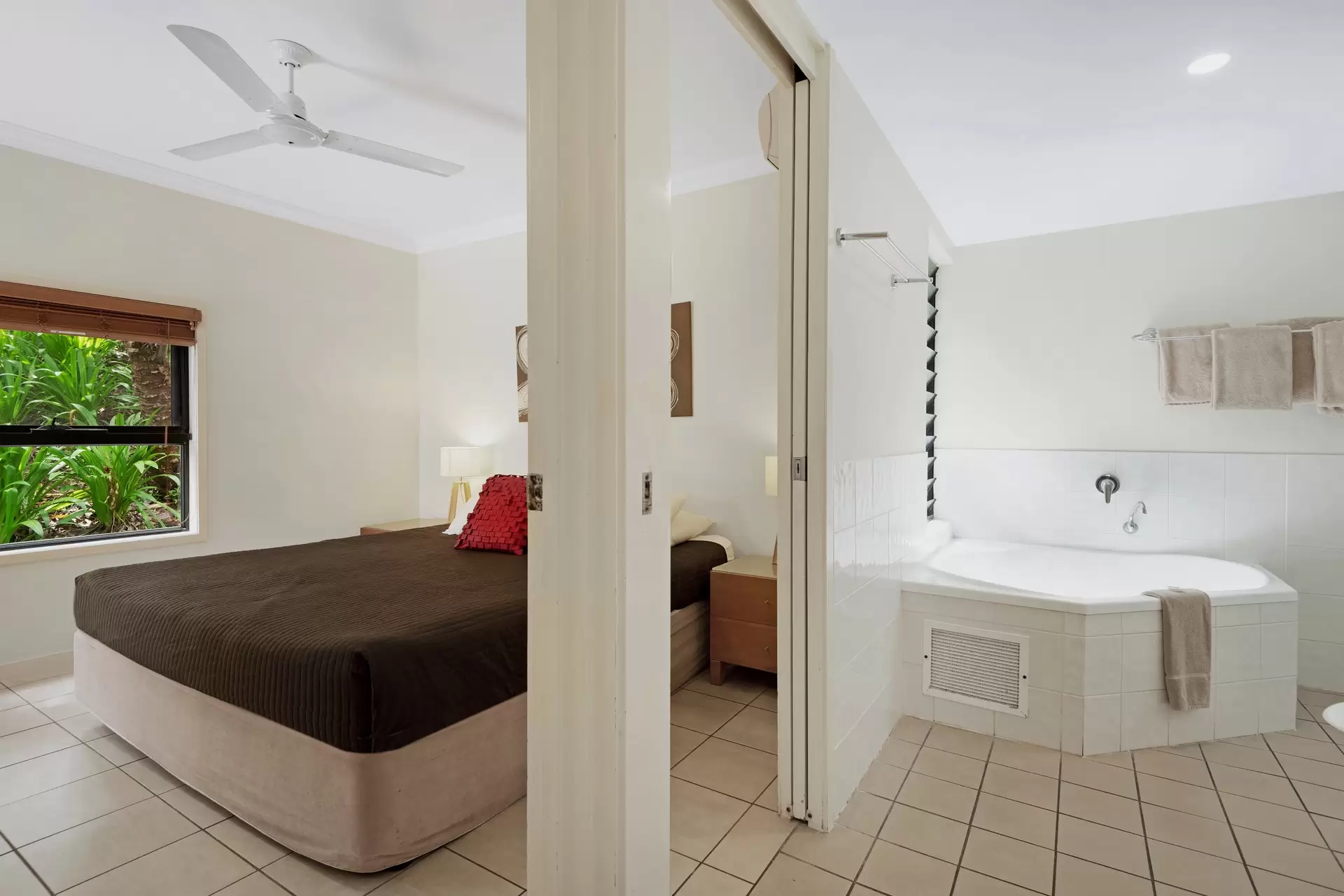 13/5 Banksia Court, Hamilton Island Sold by Queensland Sotheby's International Realty - image 1