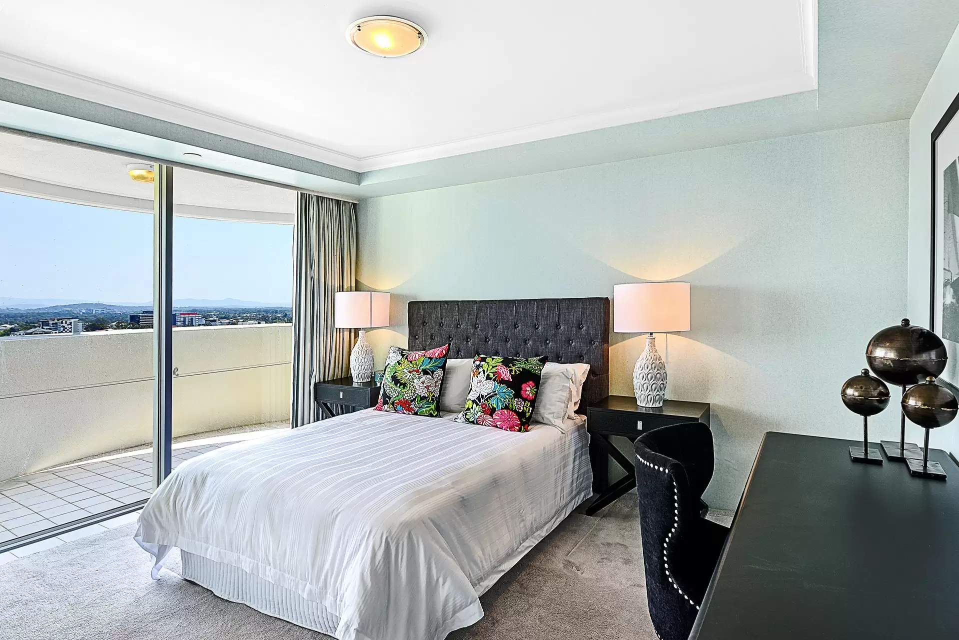 C20-3/75 Brighton Parade, Southport Sold by Queensland Sotheby's International Realty - image 1