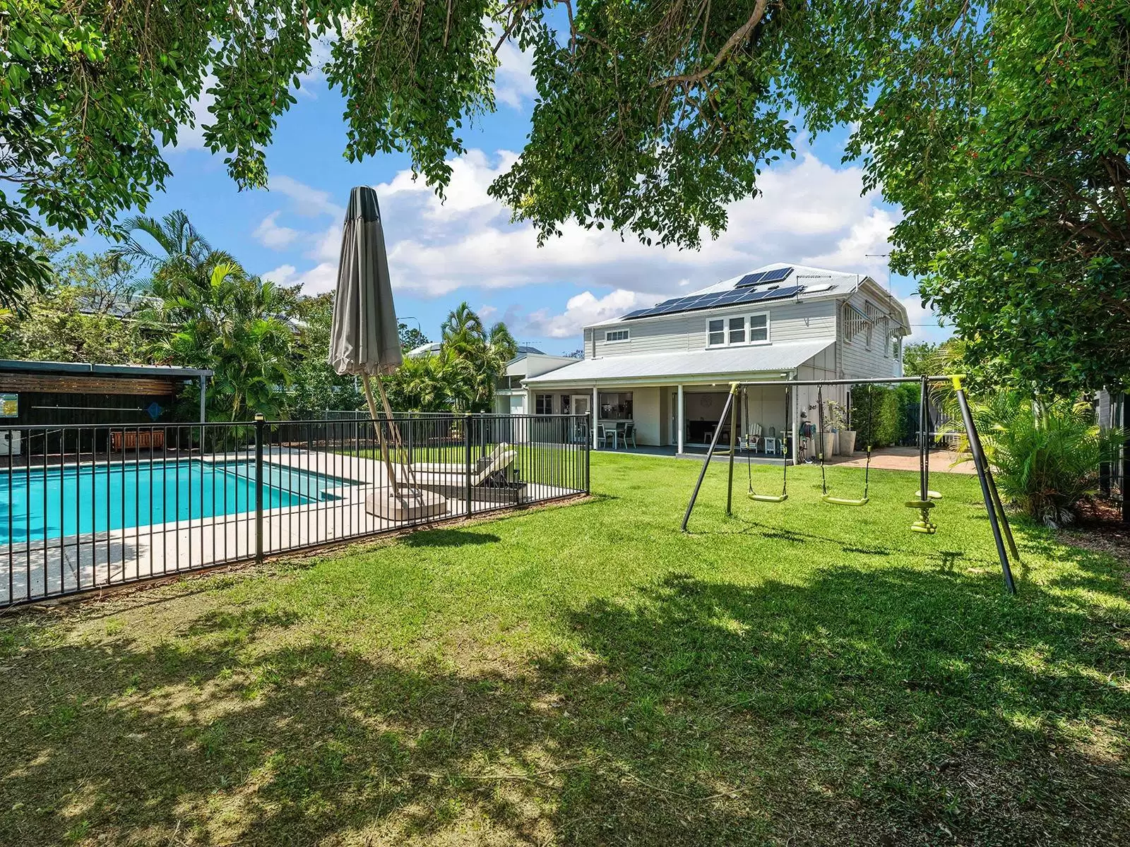 83 Lodge Road, Kalinga Sold by Queensland Sotheby's International Realty - image 1