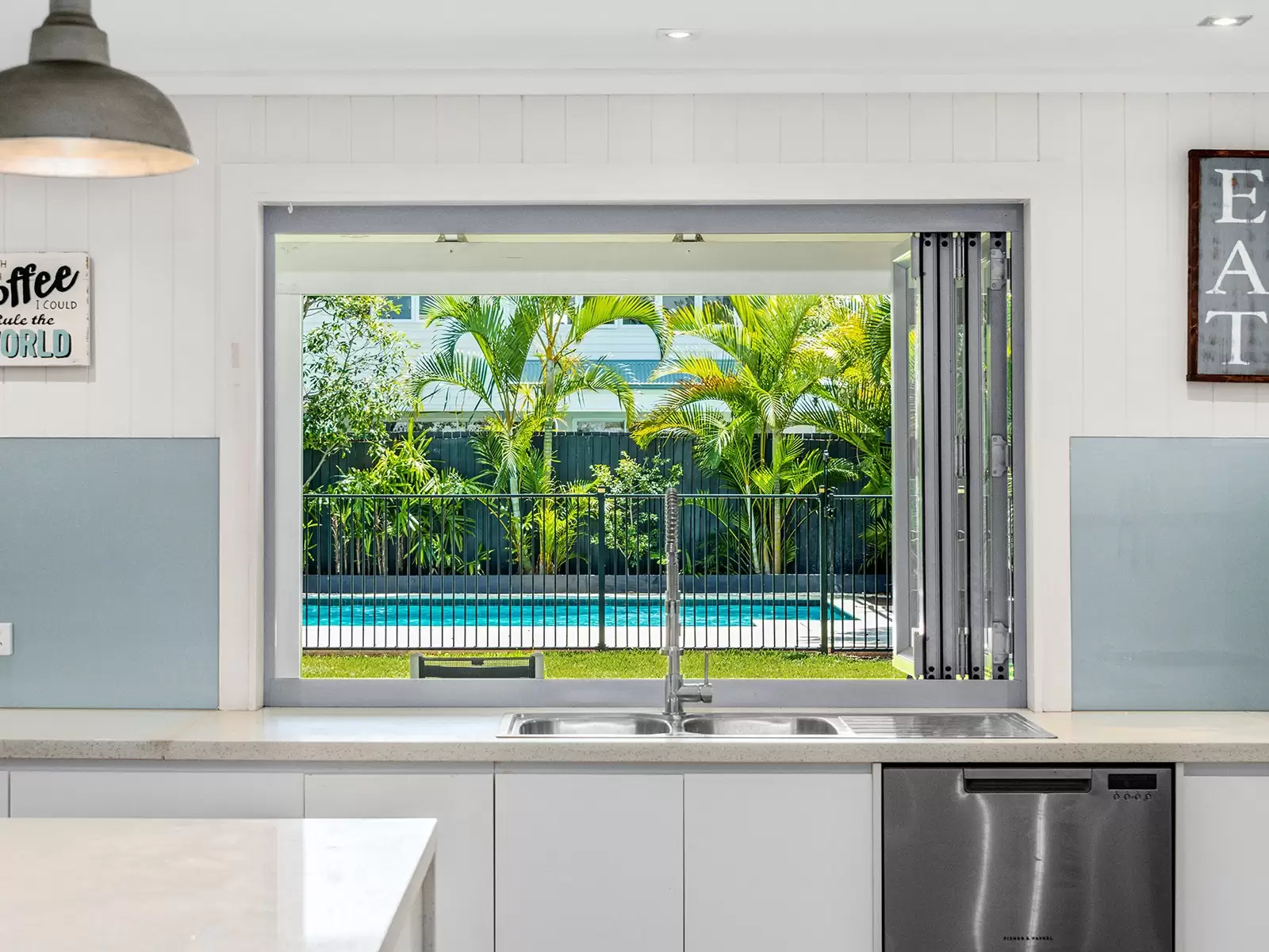 83 Lodge Road, Kalinga Sold by Queensland Sotheby's International Realty - image 1
