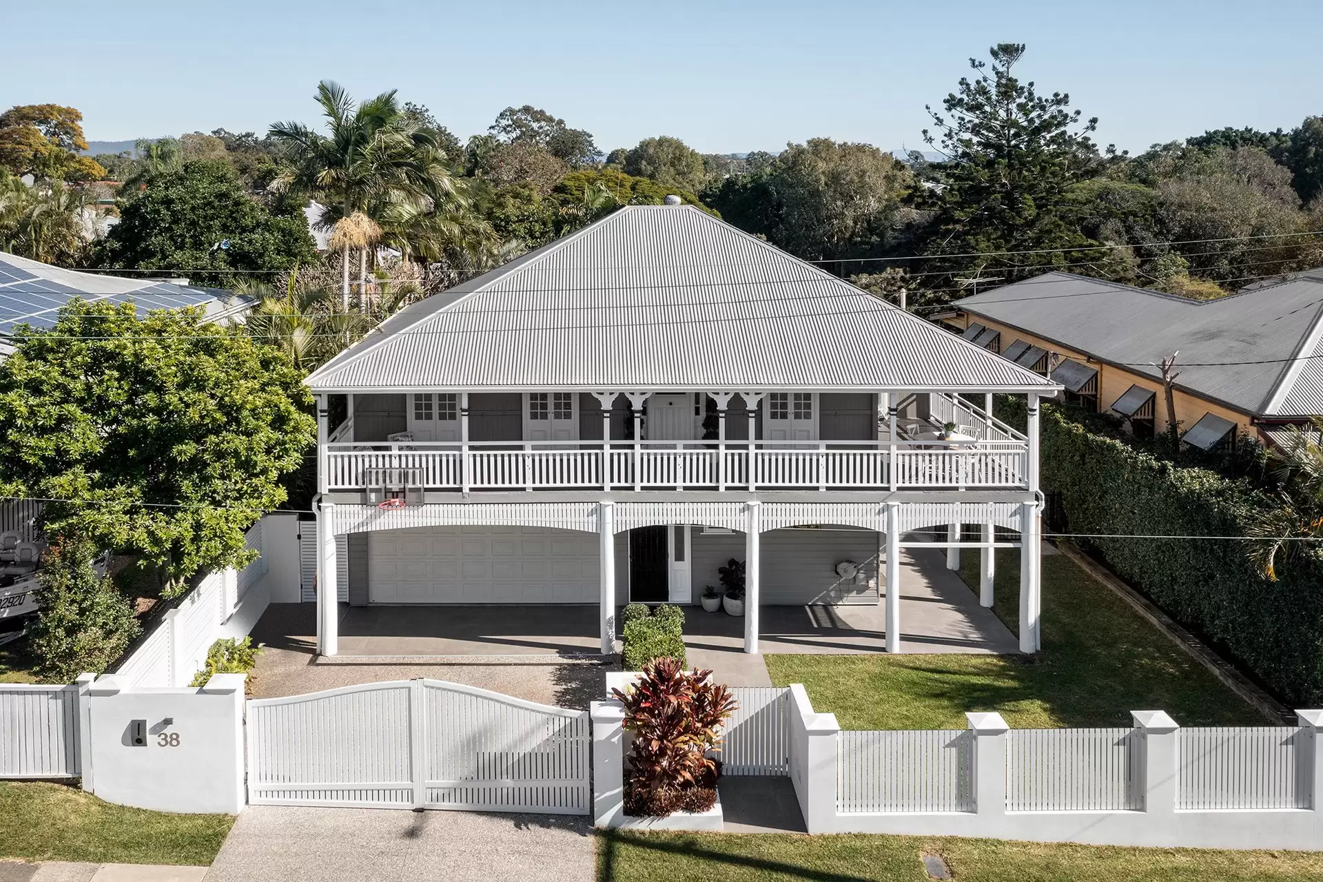 38 Park Avenue, Clayfield Sold by  - image 1