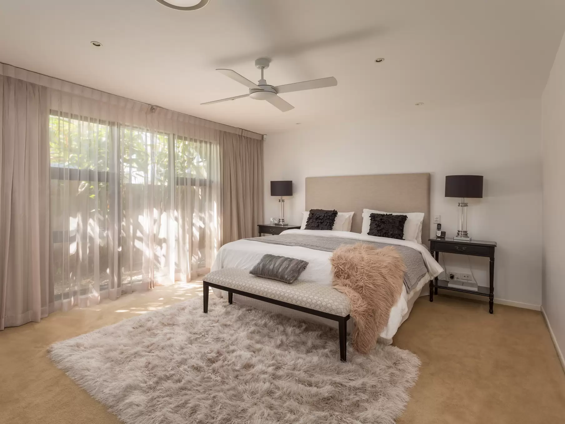 13 Amalfi Drive, Isle Of Capri Sold by Queensland Sotheby's International Realty - image 1