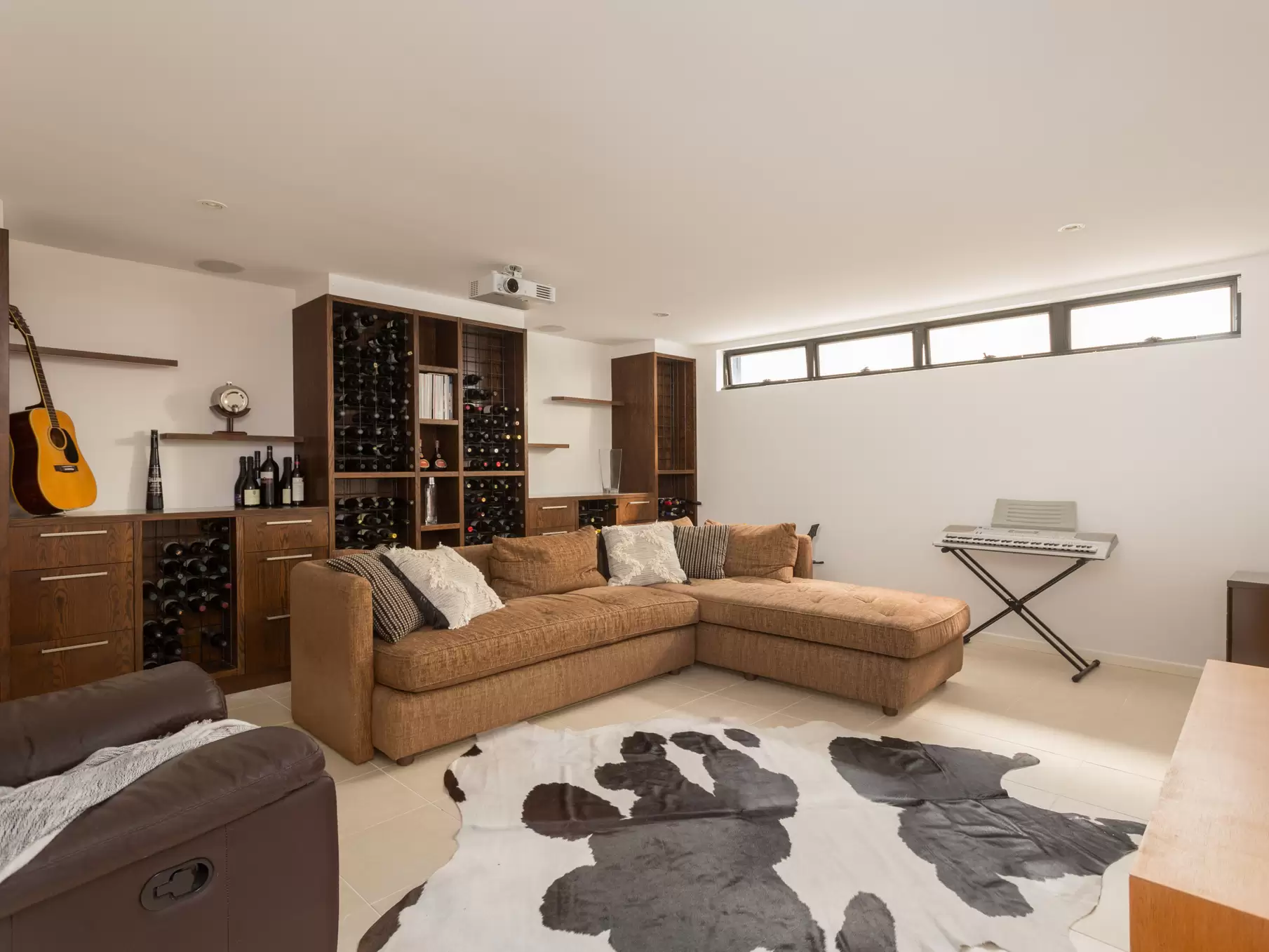 13 Amalfi Drive, Isle Of Capri Sold by Queensland Sotheby's International Realty - image 1