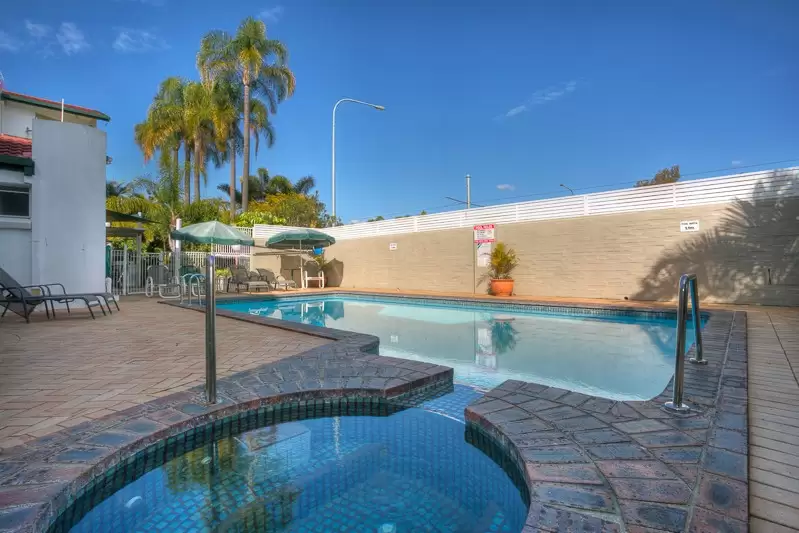 22/2753 Gold Coast Highway, Broadbeach Leased by Queensland Sotheby's International Realty - image 1