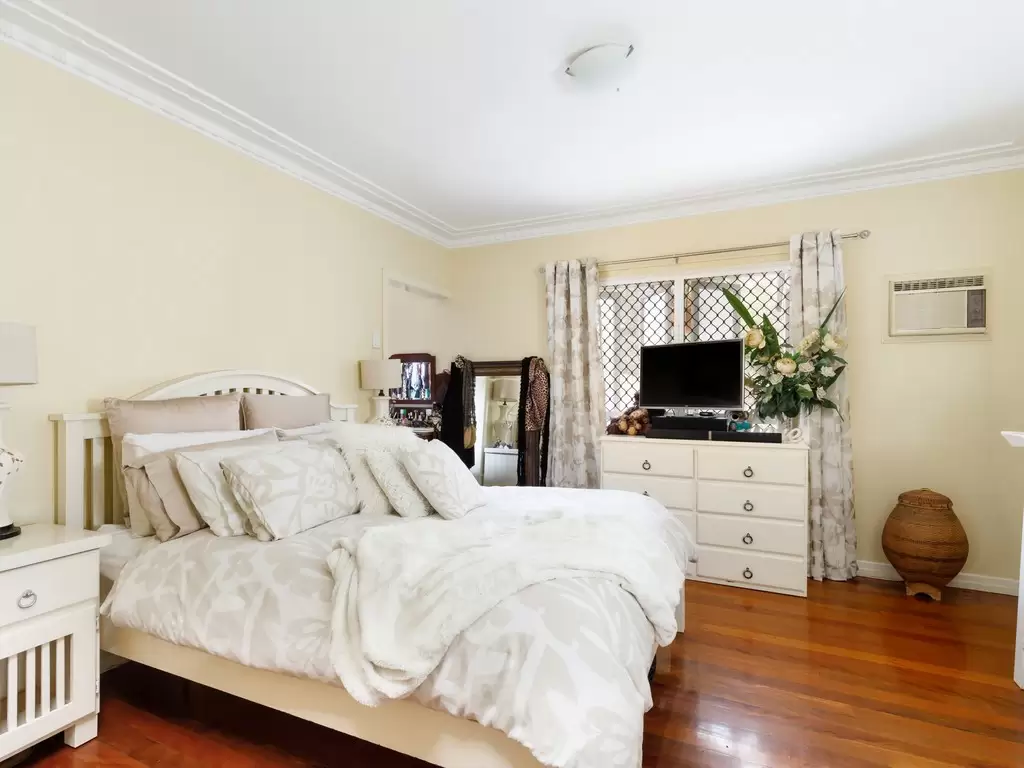 108 Birdwood Terrace, Auchenflower Sold by  - image 1