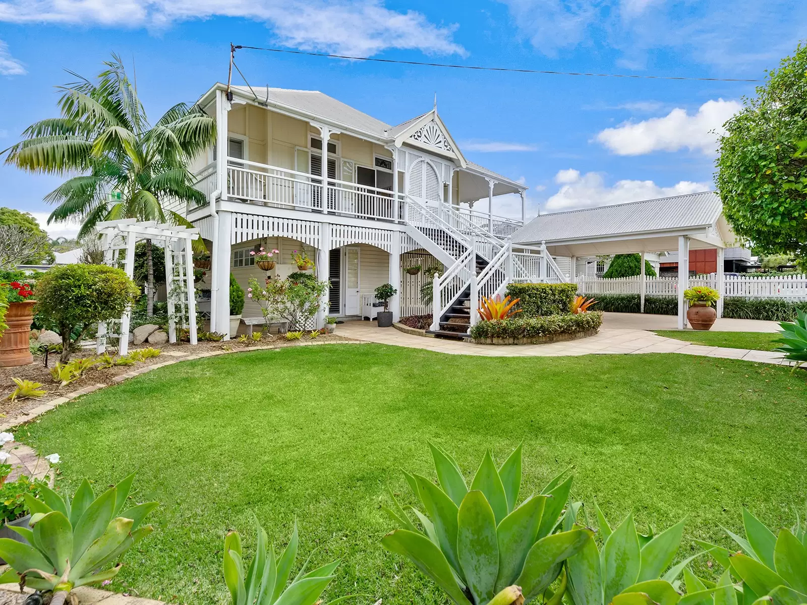 148 Kent Road, Kalinga Sold by Queensland Sotheby's International Realty - image 1
