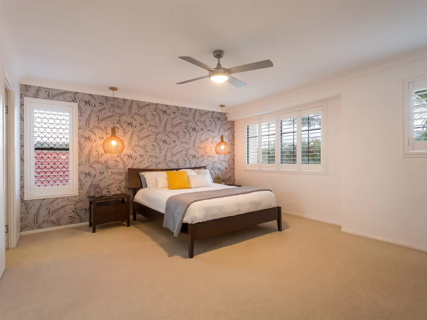 32 Tropicana Circuit, Burleigh Waters Sold by Queensland Sotheby's International Realty - image 1