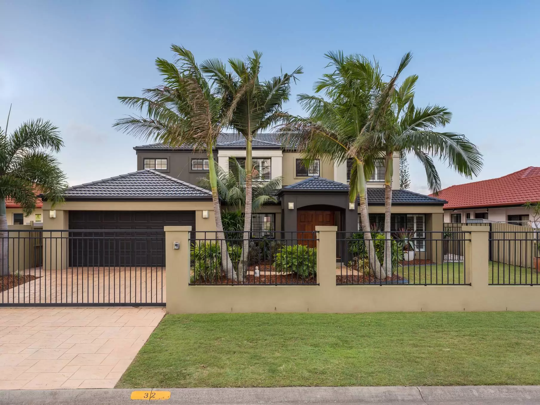 32 Tropicana Circuit, Burleigh Waters Sold by Queensland Sotheby's International Realty - image 1