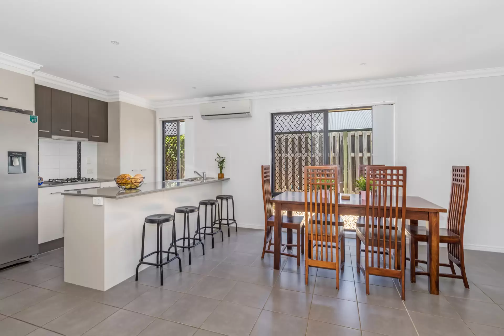 50 Glengrove Circuit, Mango Hill Sold by Queensland Sotheby's International Realty - image 1