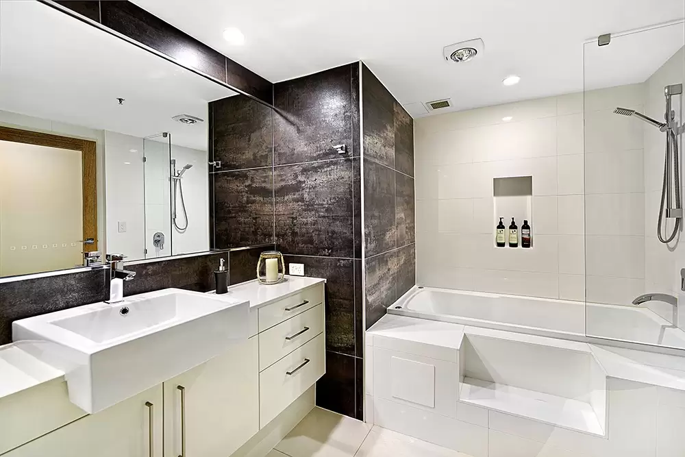 702/1 Peak Avenue, Main Beach Sold by Queensland Sotheby's International Realty - image 1