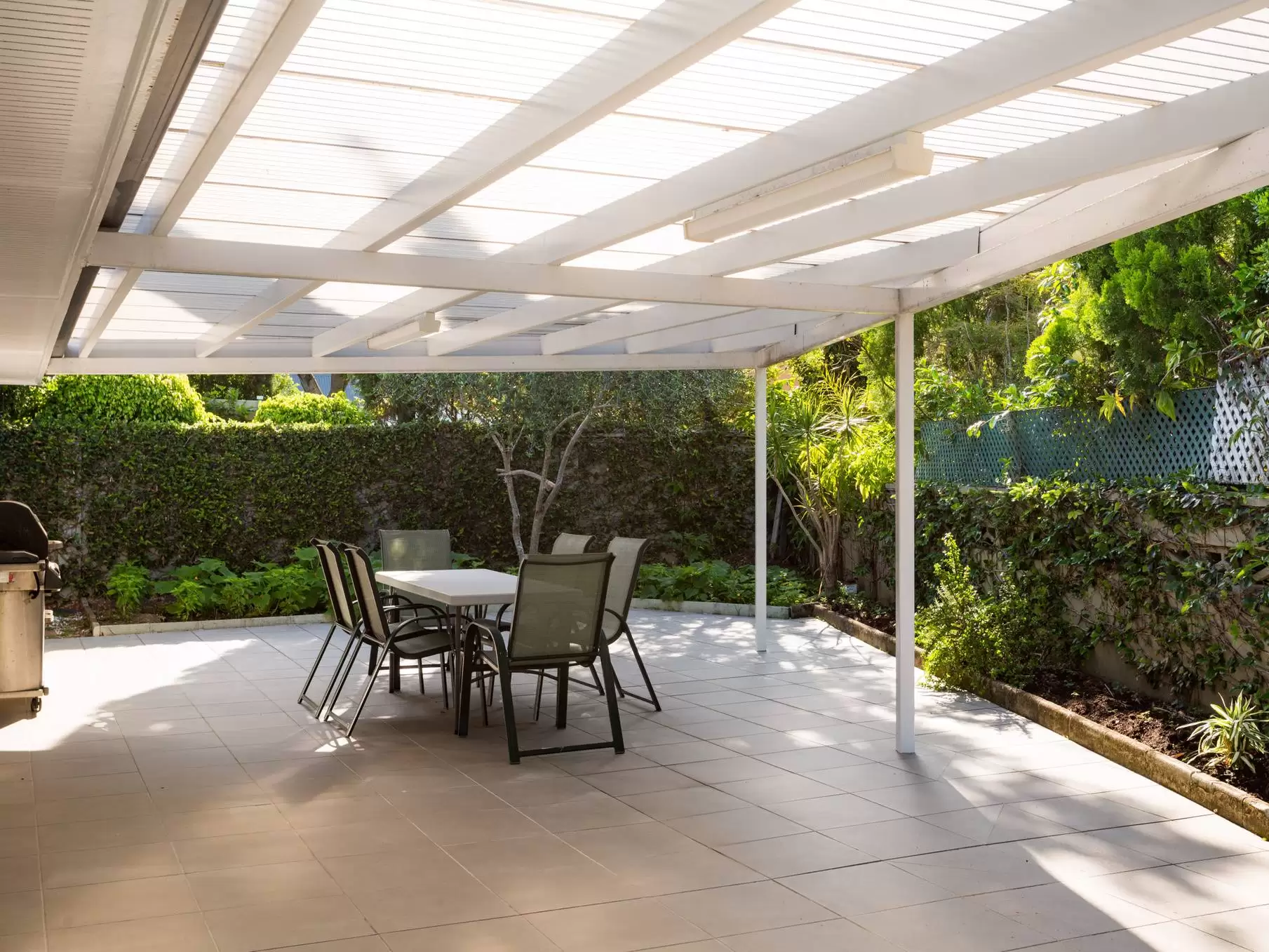 75 Amalfi Drive, Isle Of Capri Sold by Queensland Sotheby's International Realty - image 1