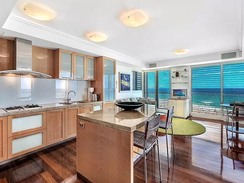 7/15 Northcliffe Terrace, Surfers Paradise Sold by Queensland Sotheby's International Realty - image 1