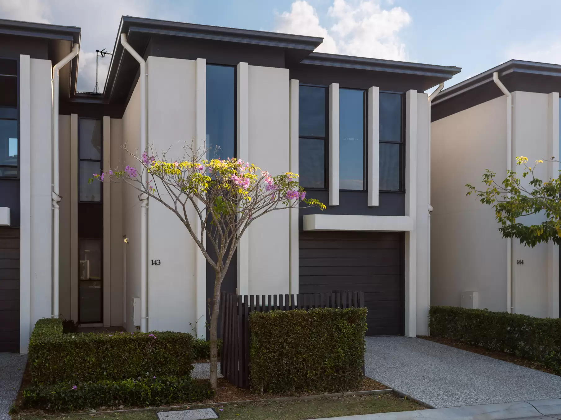 143/143 North Hill Drive, Robina Sold by  - image 1