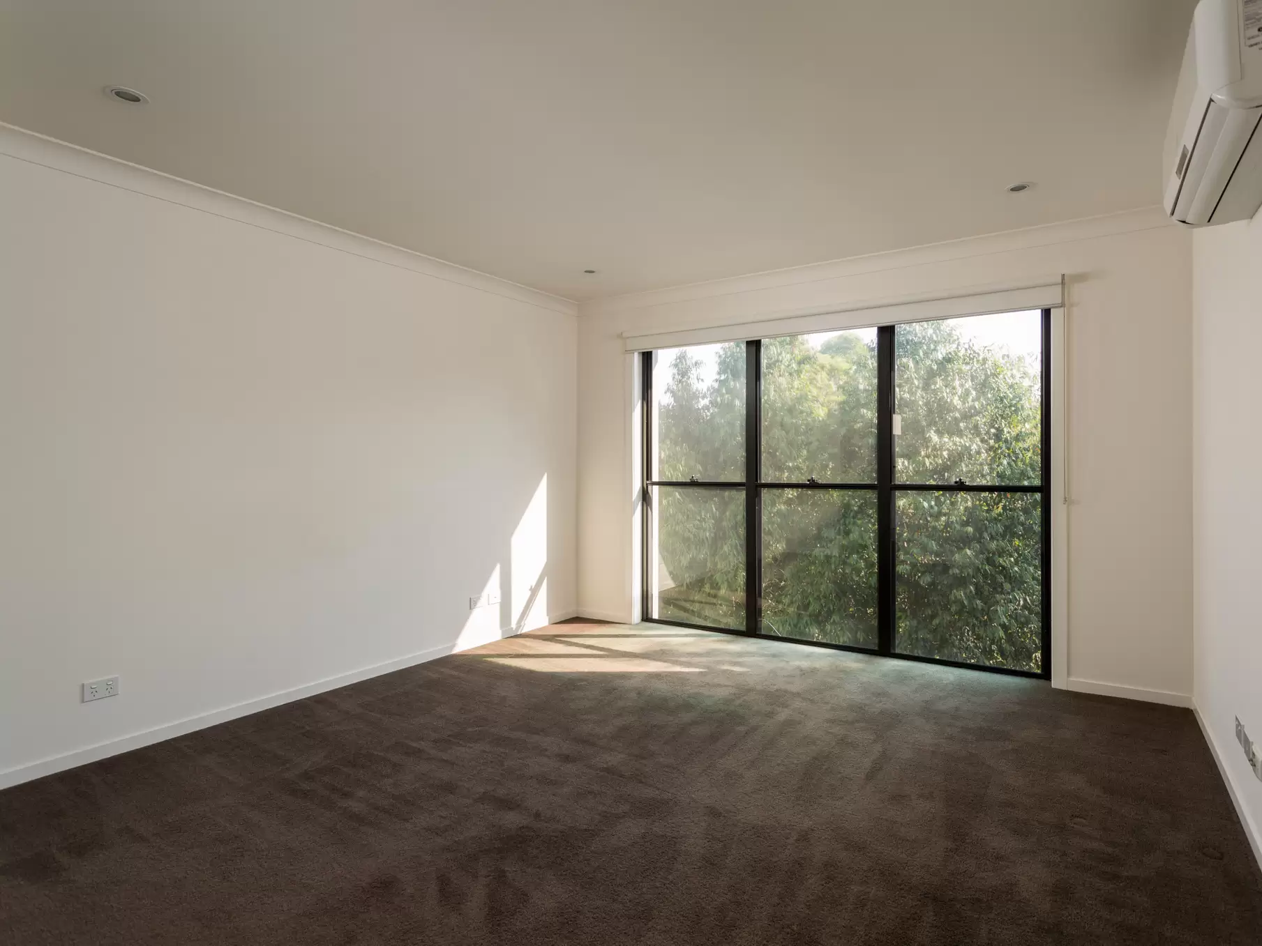 143/143 North Hill Drive, Robina Sold by Queensland Sotheby's International Realty - image 1