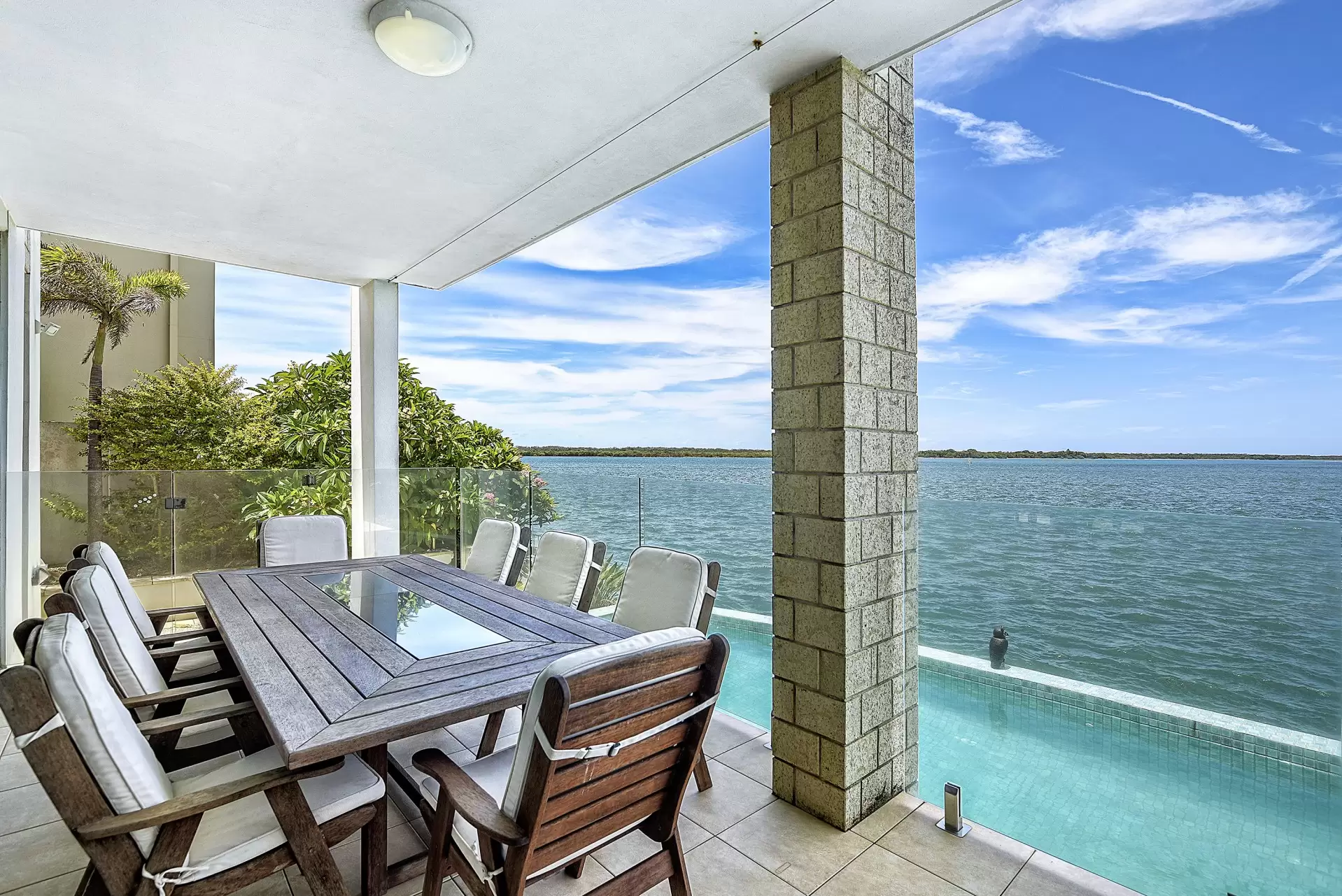 44 King Charles Drive, Sovereign Islands Sold by Queensland Sotheby's International Realty - image 1