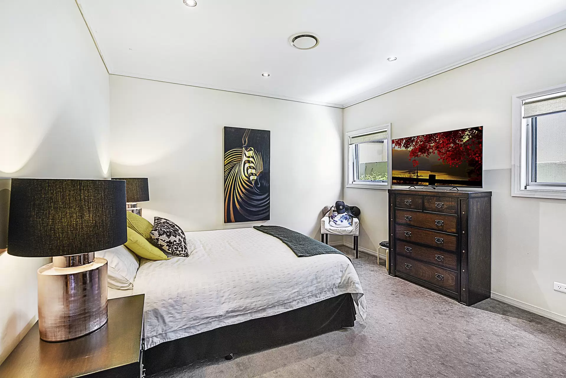 44 King Charles Drive, Sovereign Islands Sold by Queensland Sotheby's International Realty - image 1