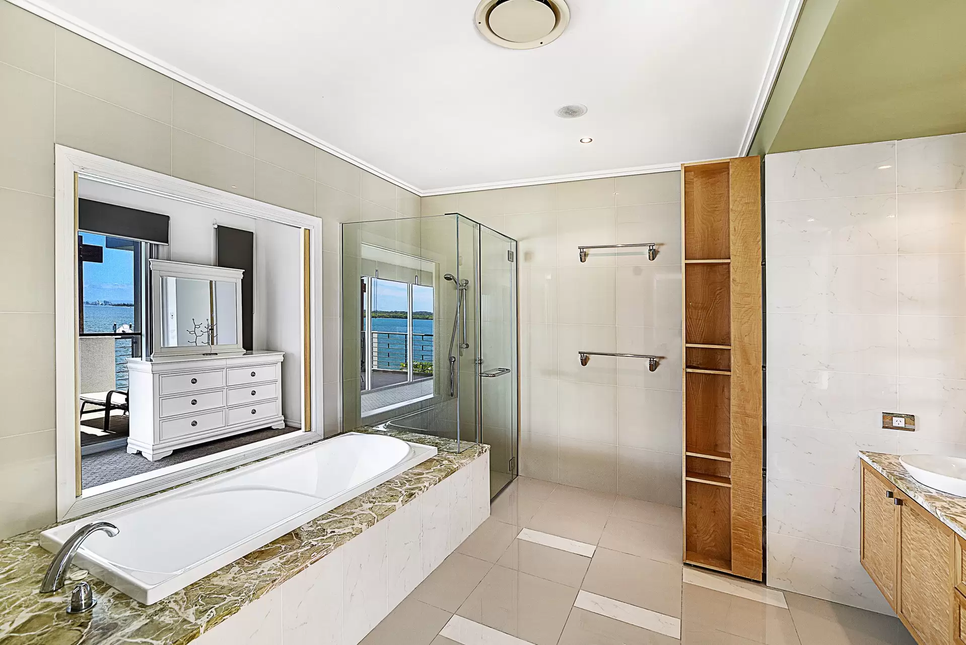 44 King Charles Drive, Sovereign Islands Sold by Queensland Sotheby's International Realty - image 1