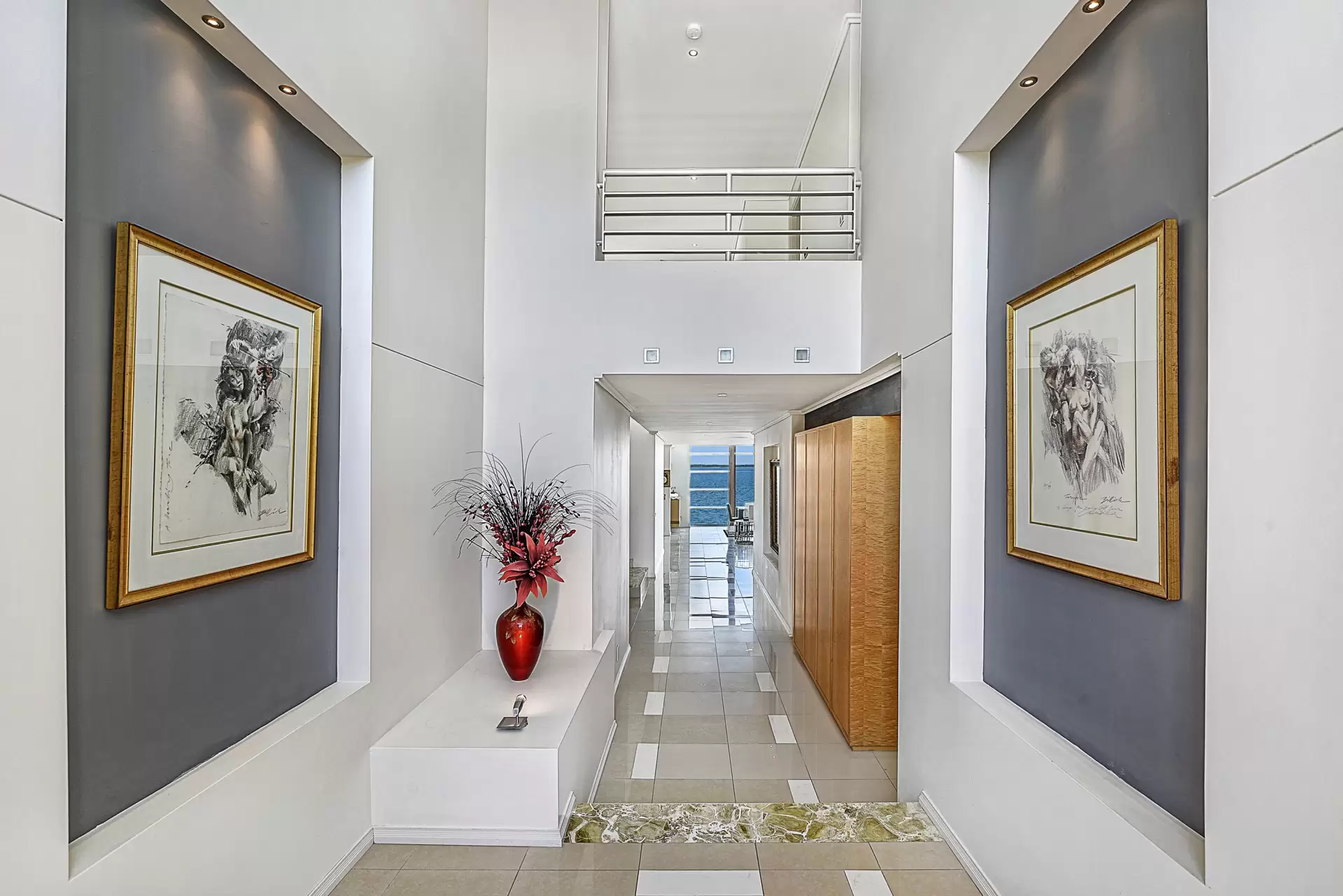 44 King Charles Drive, Sovereign Islands Sold by  - image 1