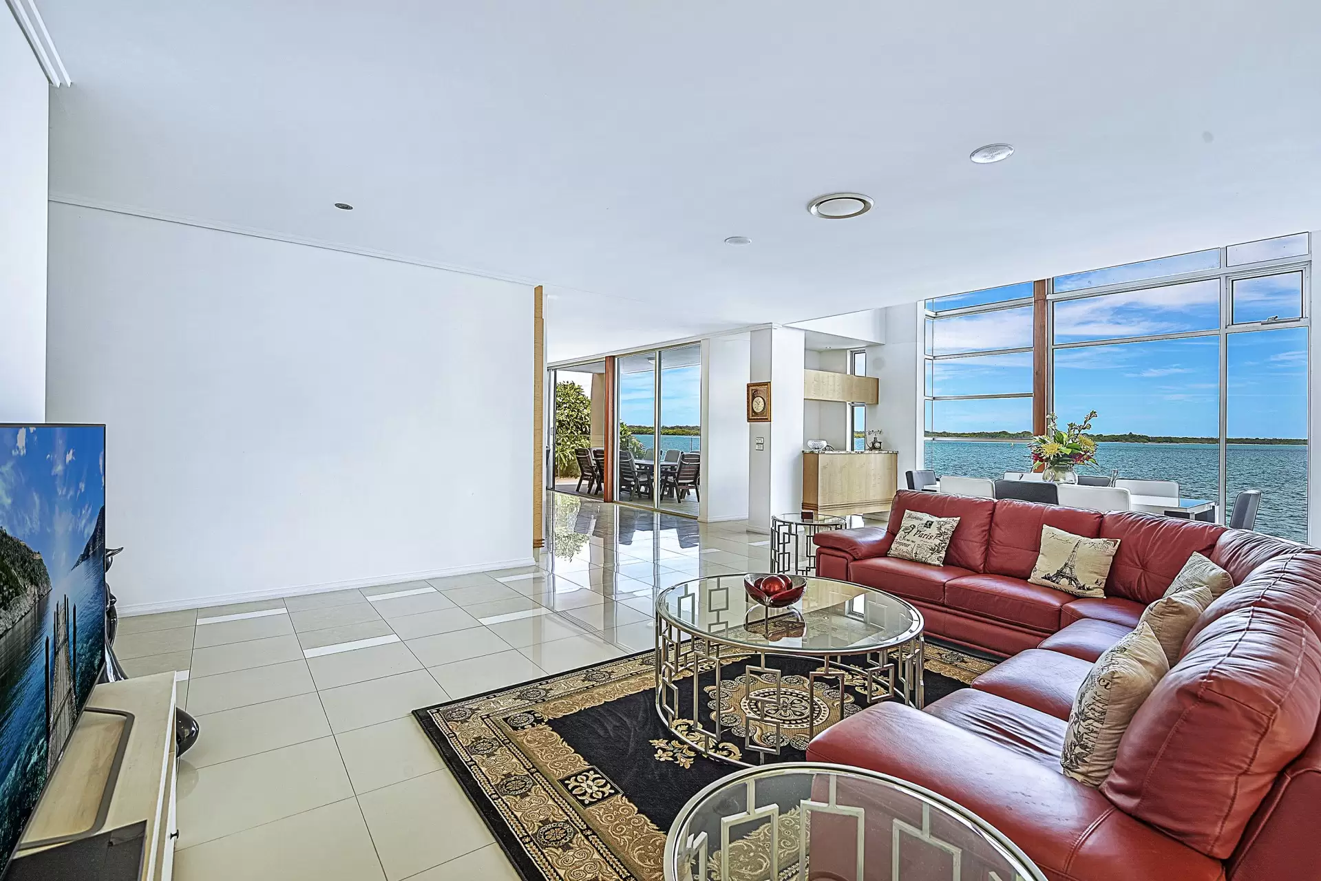 44 King Charles Drive, Sovereign Islands Sold by Queensland Sotheby's International Realty - image 1