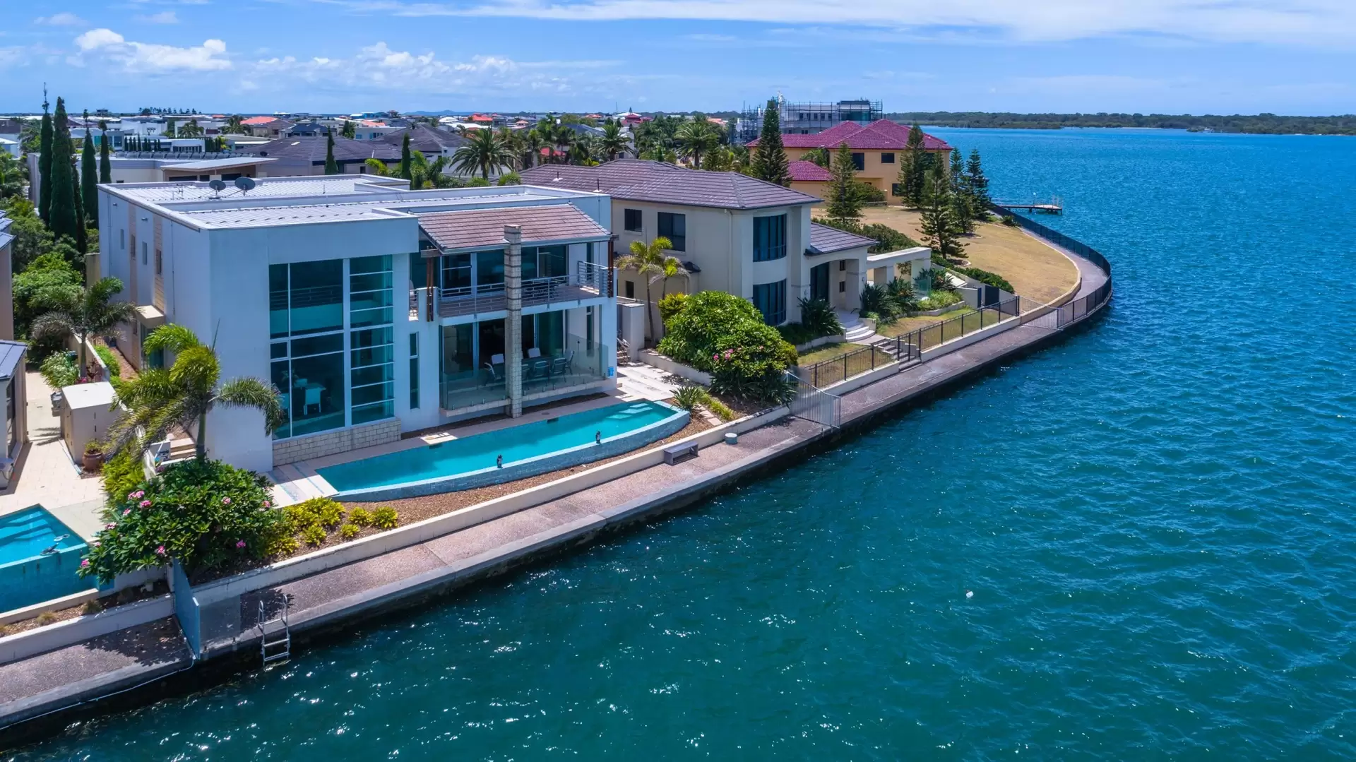 44 King Charles Drive, Sovereign Islands Sold by Queensland Sotheby's International Realty - image 1