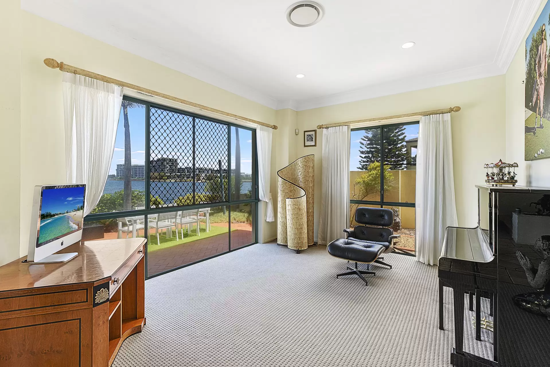 19 King Arthurs Court, Sovereign Islands Sold by Queensland Sotheby's International Realty - image 1