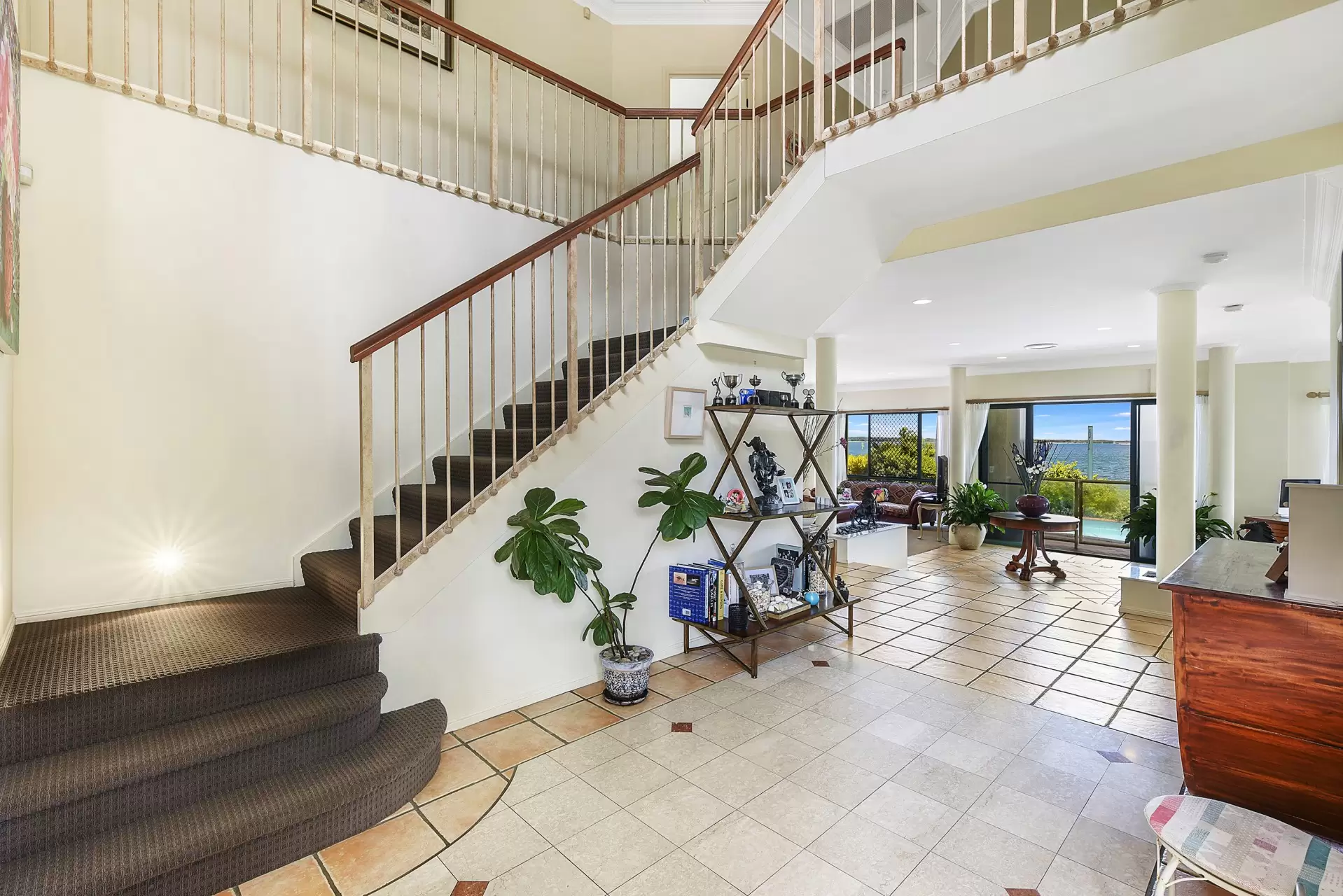 19 King Arthurs Court, Sovereign Islands Sold by Queensland Sotheby's International Realty - image 1