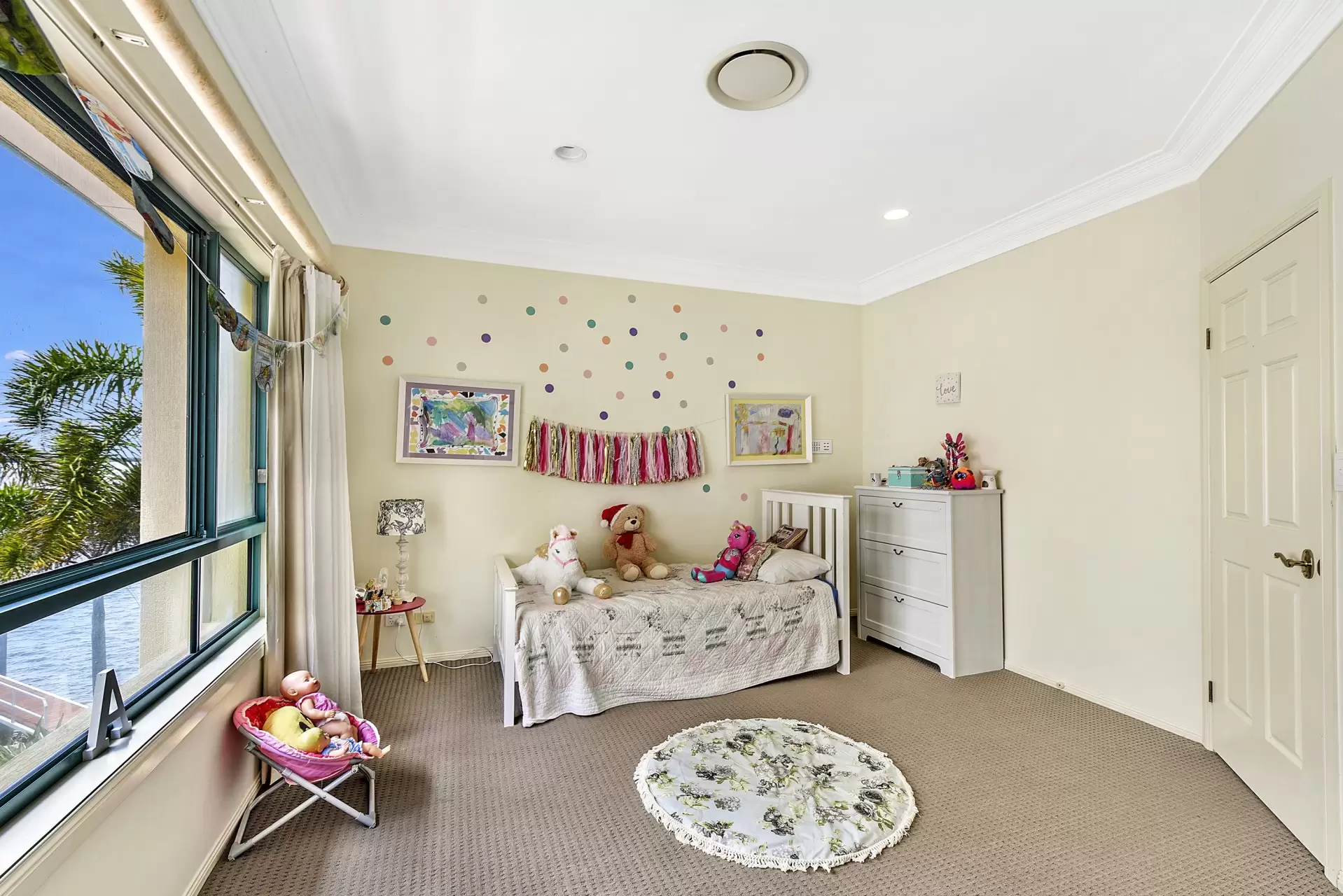 19 King Arthurs Court, Sovereign Islands Sold by Queensland Sotheby's International Realty - image 1
