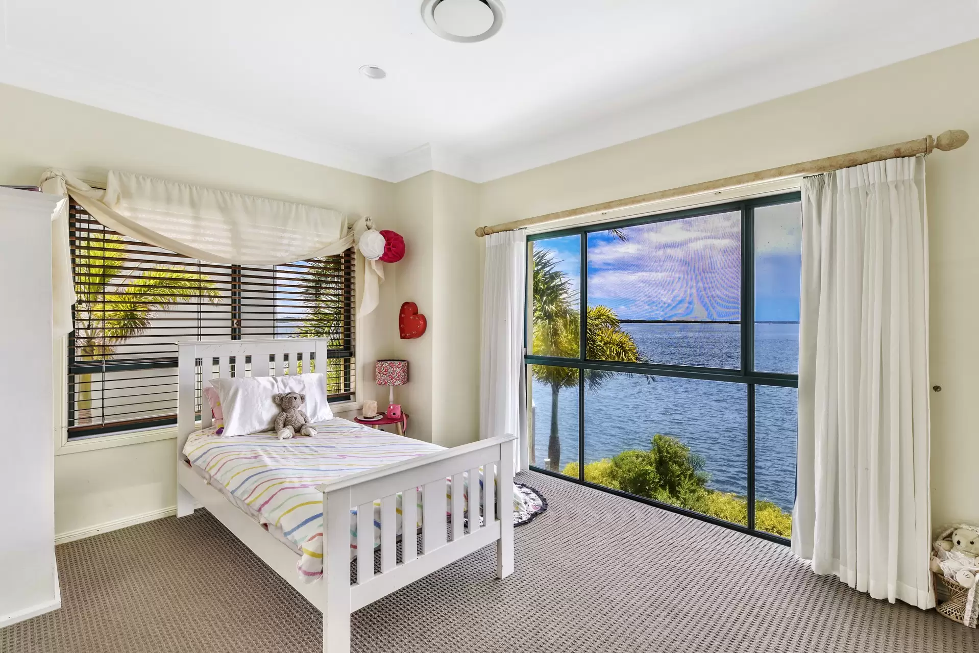 19 King Arthurs Court, Sovereign Islands Sold by Queensland Sotheby's International Realty - image 1