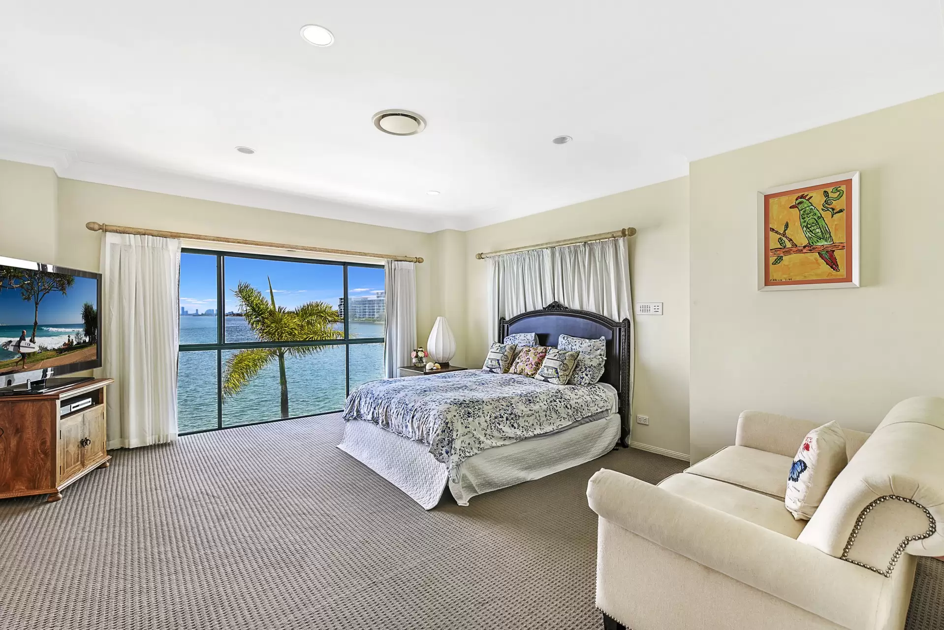 19 King Arthurs Court, Sovereign Islands Sold by Queensland Sotheby's International Realty - image 1