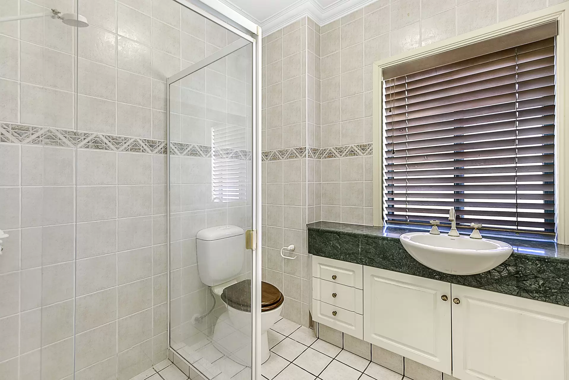 19 King Arthurs Court, Sovereign Islands Sold by Queensland Sotheby's International Realty - image 1