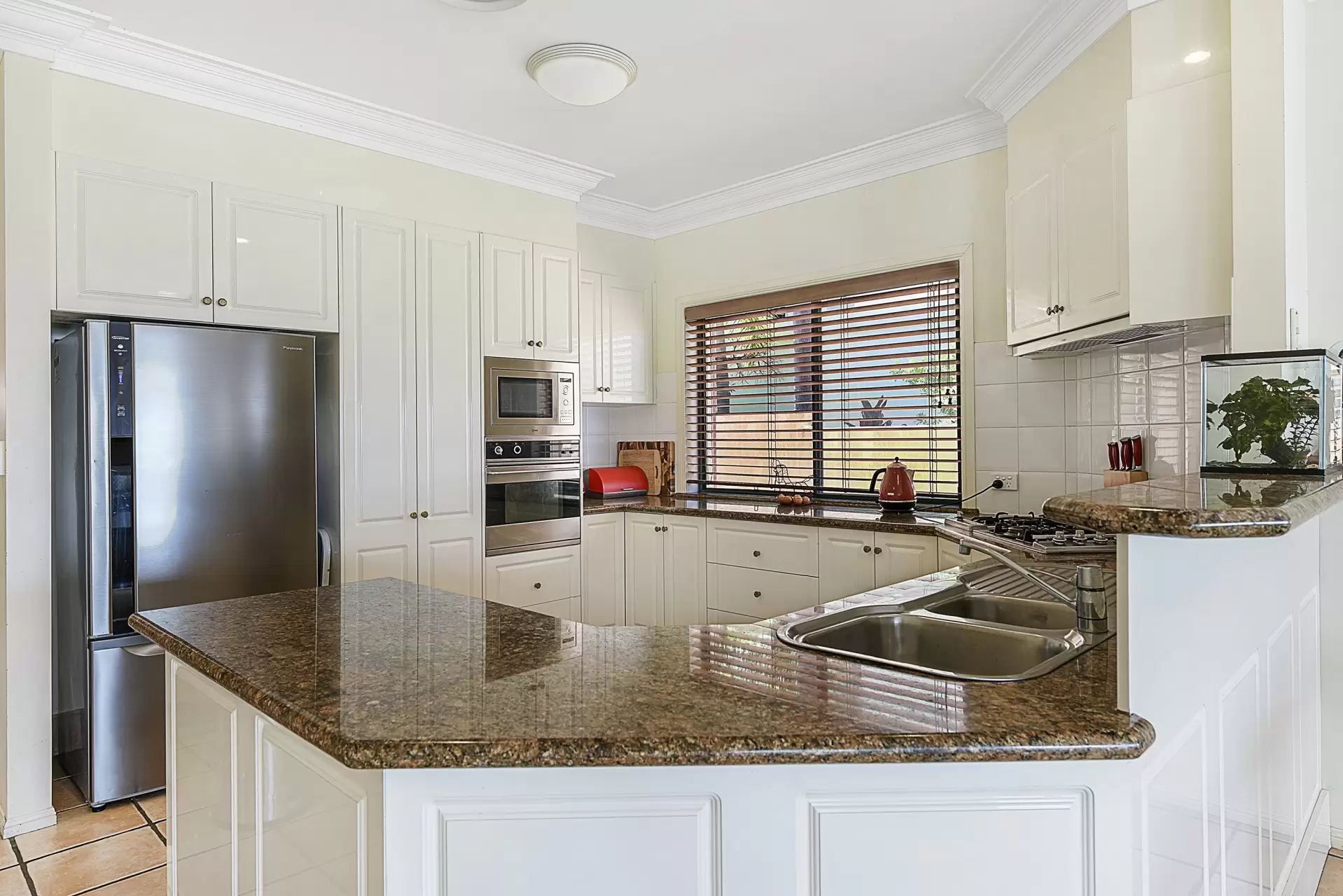 19 King Arthurs Court, Sovereign Islands Sold by  - image 1