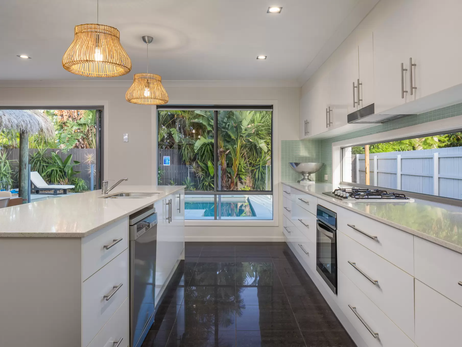 20 Brindisi Avenue, Isle Of Capri Sold by Queensland Sotheby's International Realty - image 1