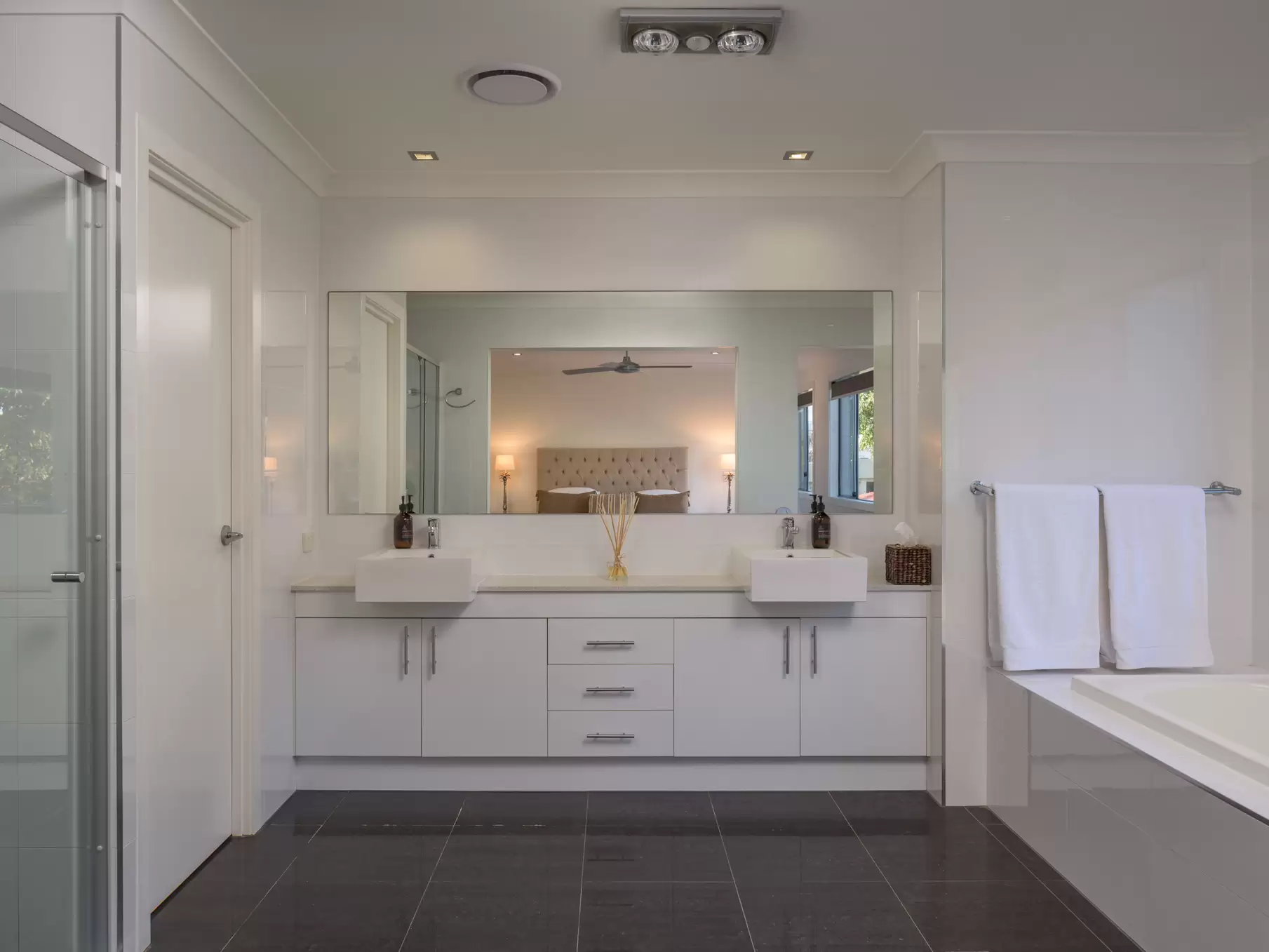 20 Brindisi Avenue, Isle Of Capri Sold by Queensland Sotheby's International Realty - image 1
