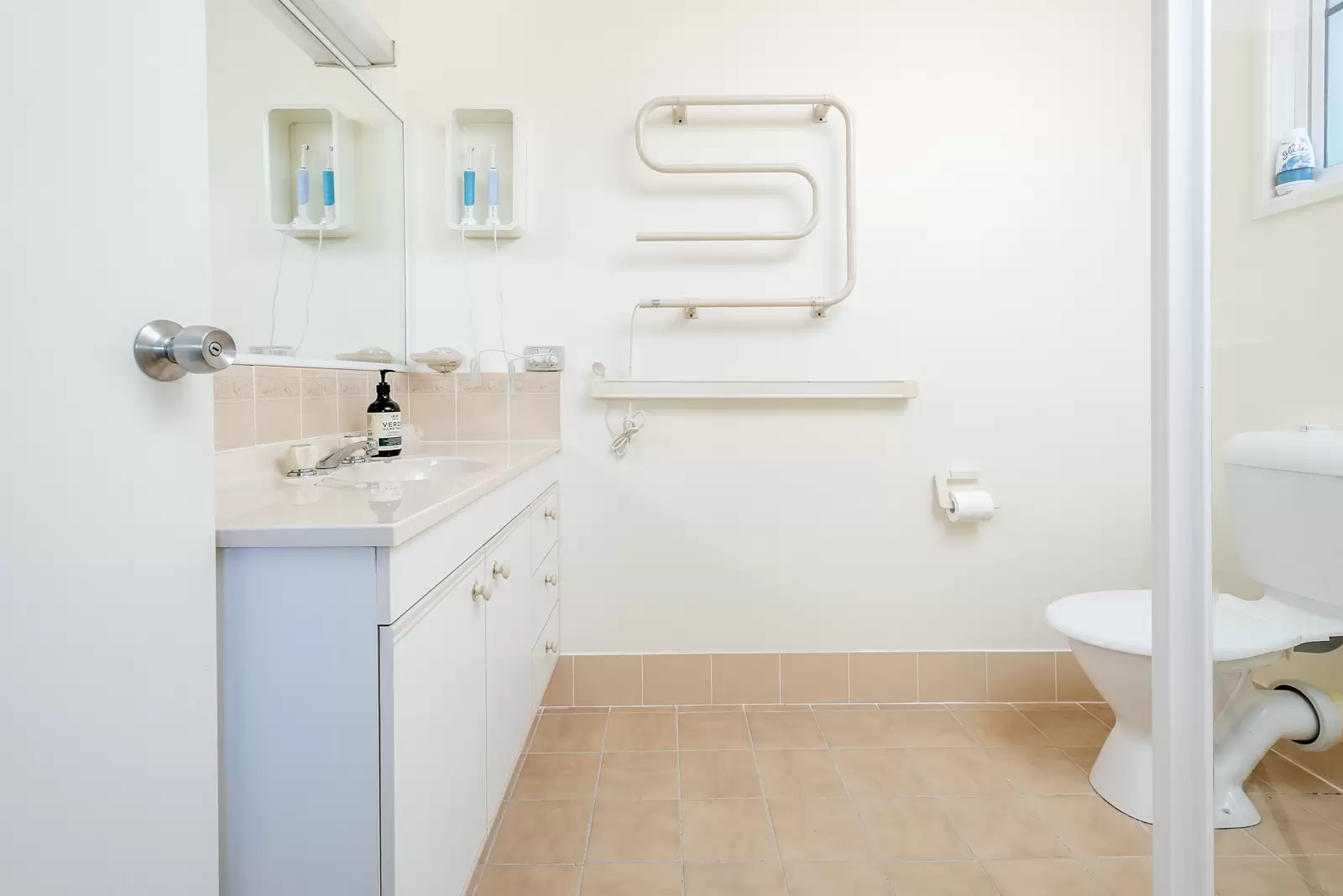 15 Noosa River Drive, Noosa North Shore Sold by Queensland Sotheby's International Realty - image 1