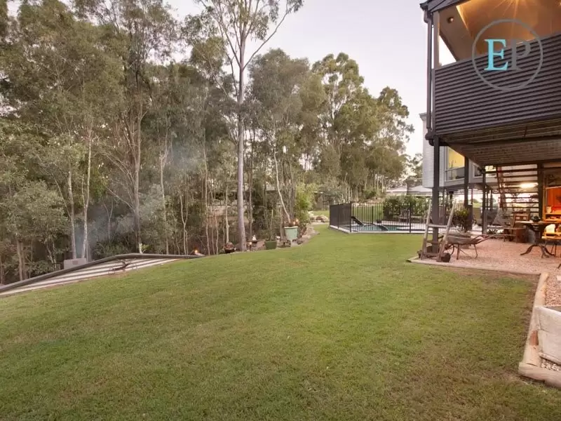 27 Range Drive, Tanah Merah Sold by Queensland Sotheby's International Realty - image 1