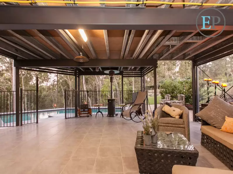 27 Range Drive, Tanah Merah Sold by Queensland Sotheby's International Realty - image 1