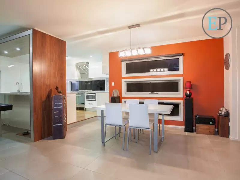 27 Range Drive, Tanah Merah Sold by Queensland Sotheby's International Realty - image 1