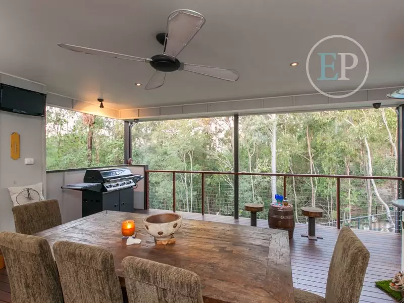 27 Range Drive, Tanah Merah Sold by Queensland Sotheby's International Realty - image 1