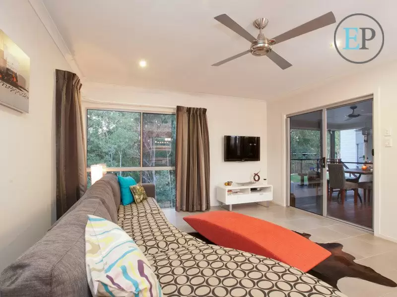 27 Range Drive, Tanah Merah Sold by Queensland Sotheby's International Realty - image 1