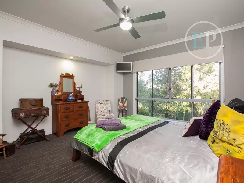 27 Range Drive, Tanah Merah Sold by Queensland Sotheby's International Realty - image 1