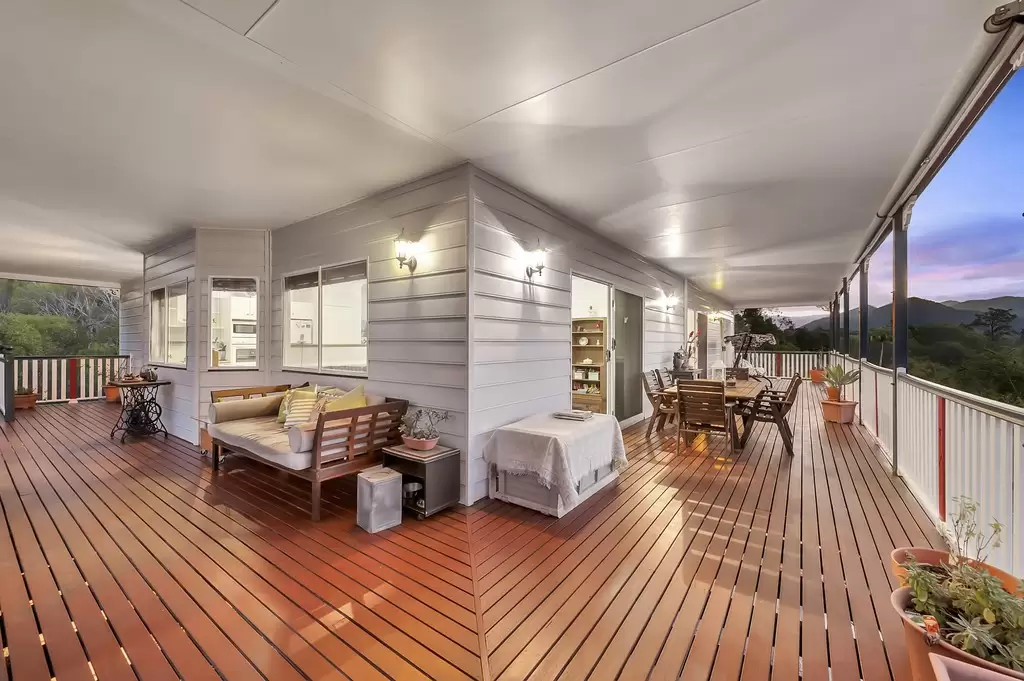 16 Ernest Krause Drive, Closeburn Sold by Queensland Sotheby's International Realty - image 1