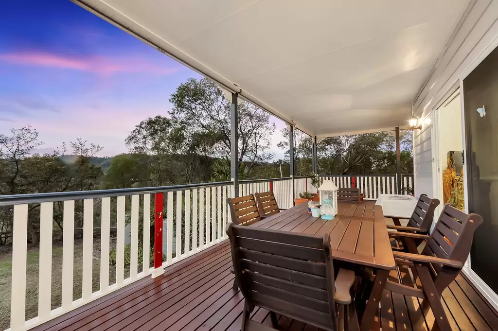 16 Ernest Krause Drive, Closeburn Sold by Queensland Sotheby's International Realty - image 1
