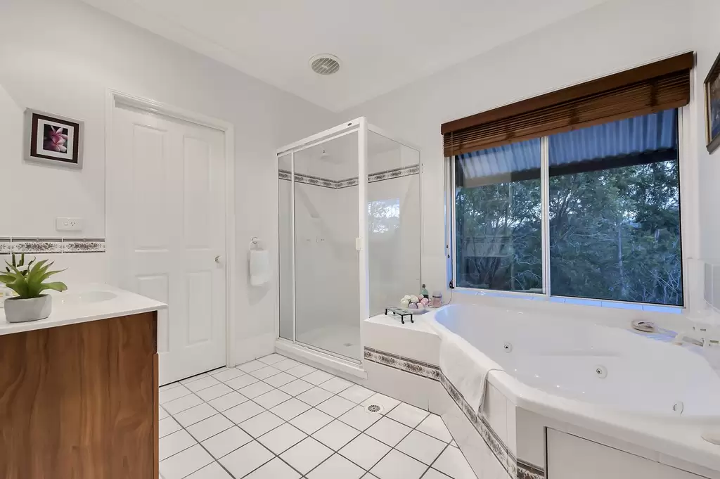 16 Ernest Krause Drive, Closeburn Sold by Queensland Sotheby's International Realty - image 1