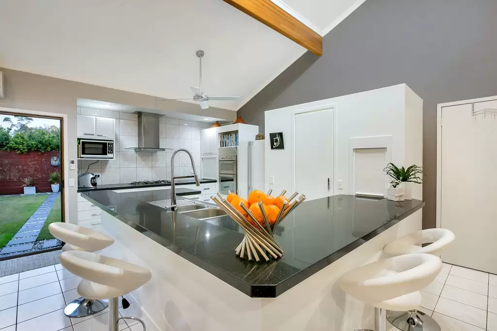 5 Lamorna Court, Ferny Hills Sold by Queensland Sotheby's International Realty - image 1